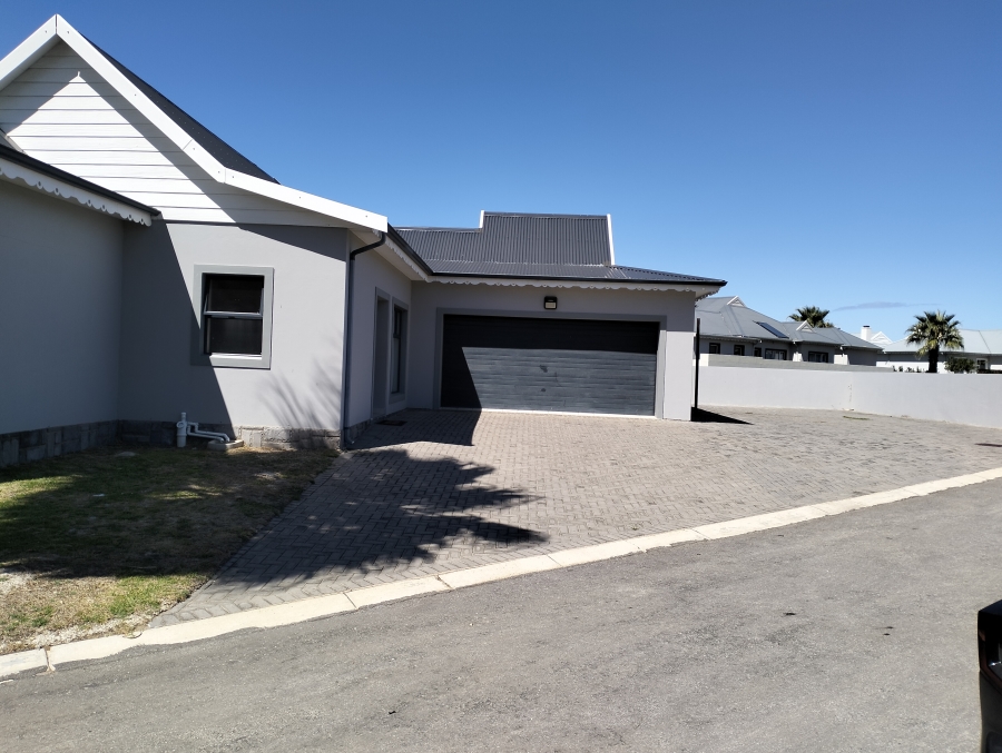 To Let 3 Bedroom Property for Rent in Marina Martinique Eastern Cape
